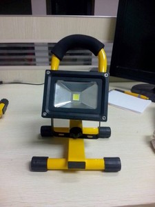 充電便攜式LED投光燈10W 20W 30W投光燈便攜式移動(dòng)led燈上海寧波